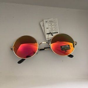 BNWT Oval Lens Aviator Sunglasses